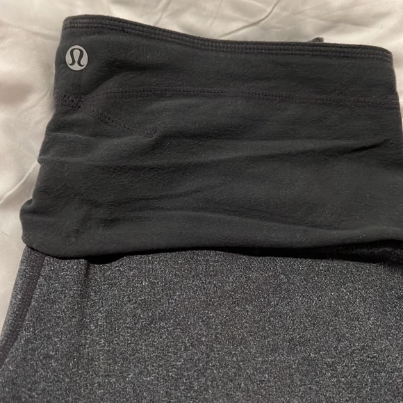 lululemon older style tights. - Picture 2 of 4